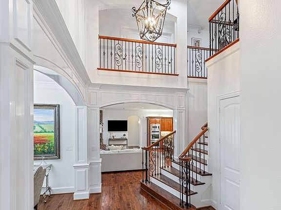 5th image of 37 Bass Pond Dr