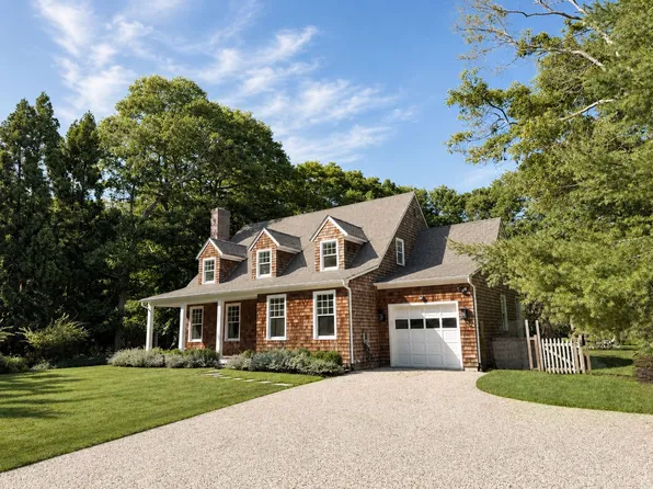 41 Manor Ln N, East Hampton, NY 11937