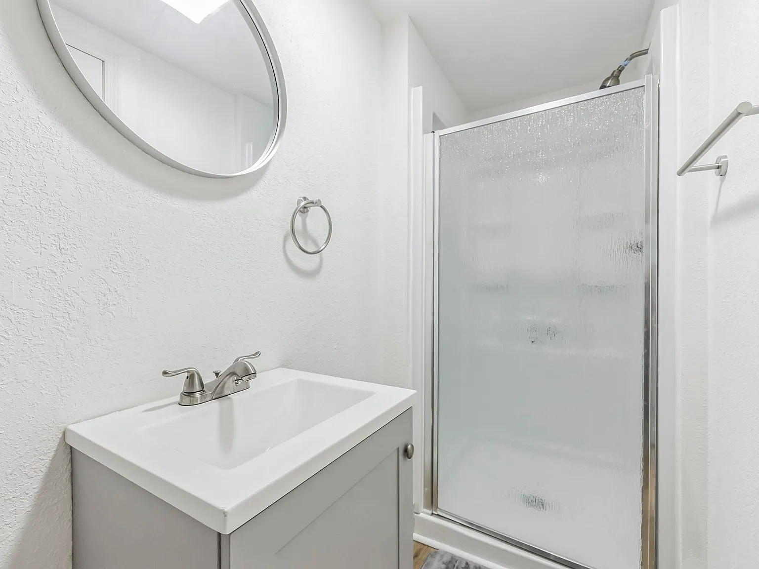 4 bed, 3.0 bath, 2100 sqft, $1,230 — Photo 4
