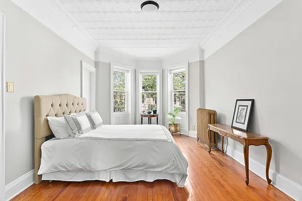 Rented by Compass | media 9