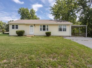 4 New Sugar Creek Rd, Fenton, MO 63026