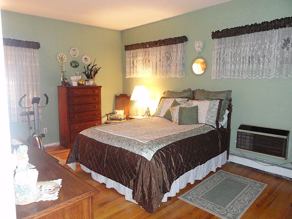 2nd image of 6120 71st Ave APT C1a