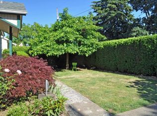 9245 SE Lincoln St, Portland, OR