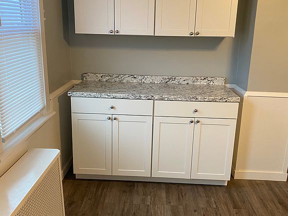 2nd image of 401 E Grove St #1