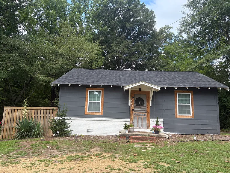 229 Old Planters Rd — Photo 1