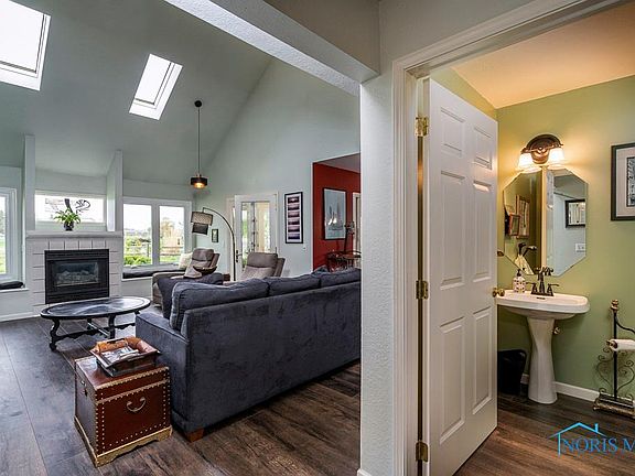 3rd image of 1259 Grassy Ct