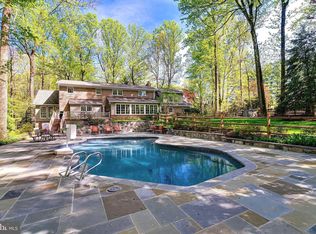2804 Chariton St, Oakton, VA 22124