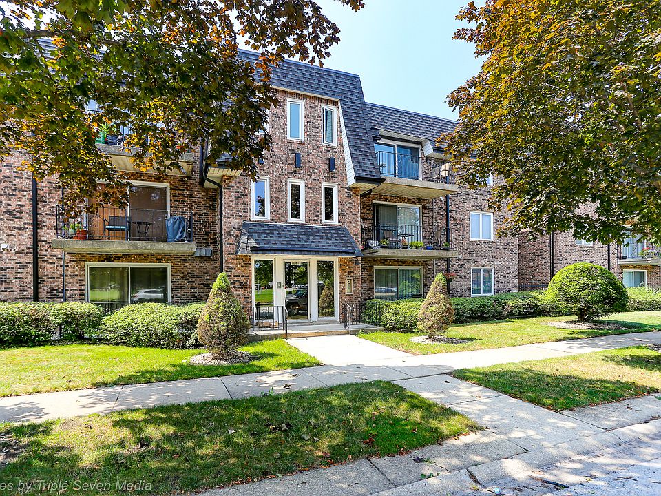 1st image of 10810 Kilpatrick Ave #301