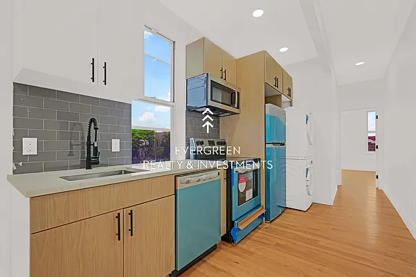 Rented by Evergreen Realty & Investments | media 14