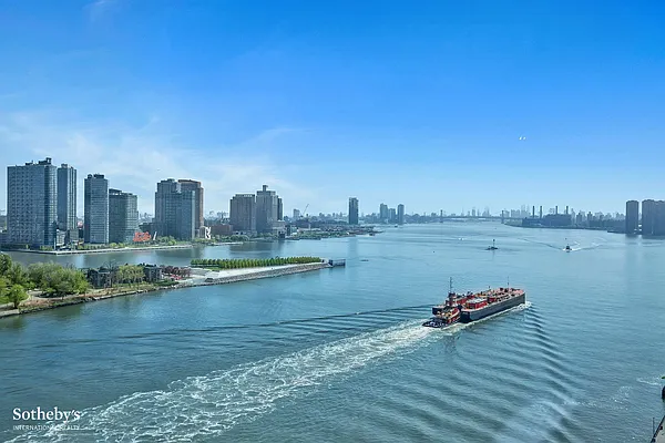 Sold by Sotheby's International Realty | media 2