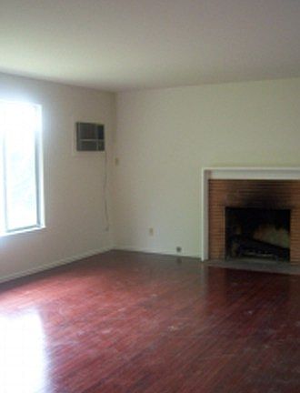 3rd image of 3611 El Camino Ave