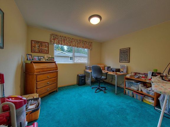 4th image of 20220 Marine View Dr SW