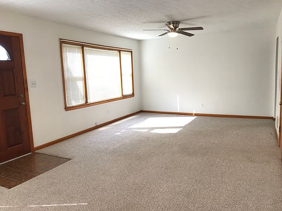 2nd image of 1404 Lynhurst Dr