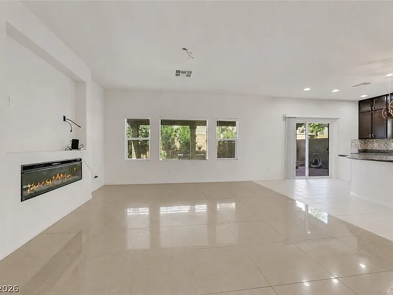 10185 Bishops Peak Ct — Photo 3