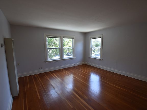 5th image of 509 Everett Ave
