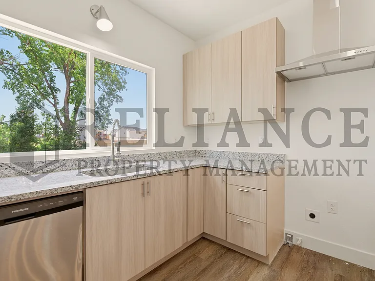 235 Arbor — Photo 19