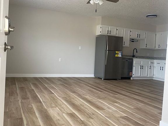 2nd image of 1015 W 14th St #9