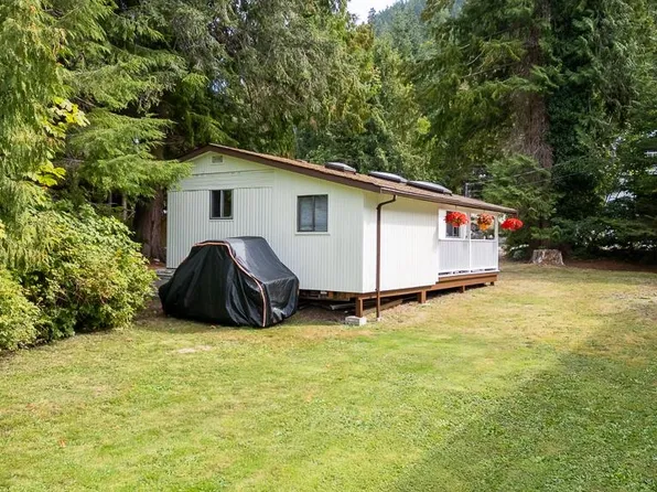 5223 Wesjac Rd, Sunshine Coast, BC V0N 2H1