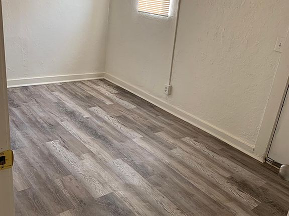 5th image of 2324 Olive Ave #43