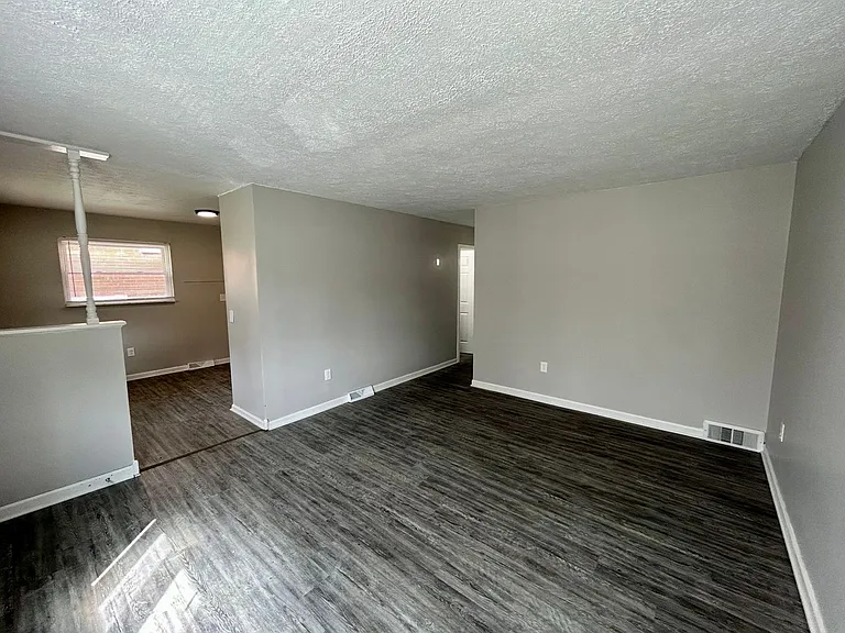 5832 Childs Ave — Photo 5
