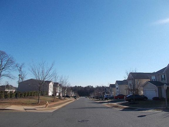 5th image of 15742 Normans Landing Dr