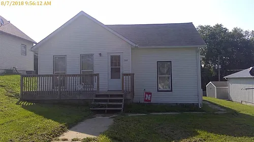 708 16th St Photo 1