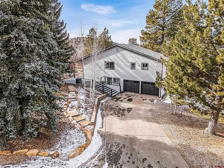 Garage/side exterior