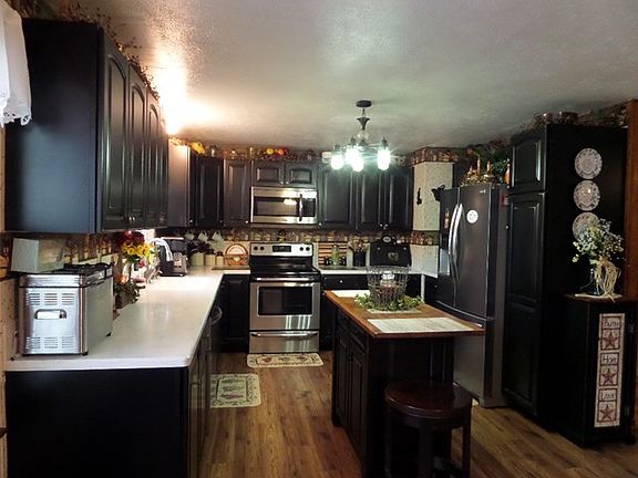 3rd image of 1617 County Road 1095