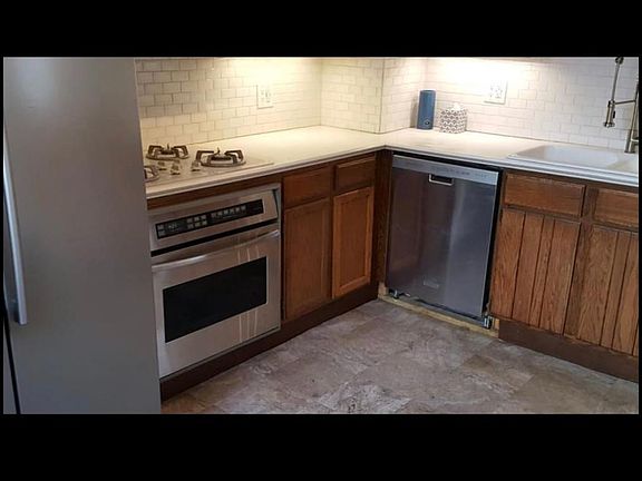 2nd image of 1011 Fairmount St SE
