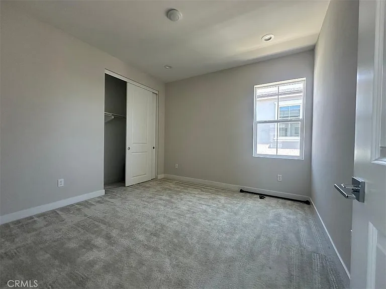 220 Edna Pkwy — Photo 13