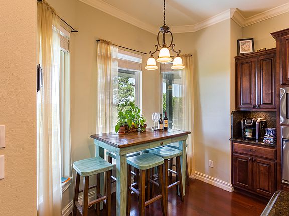5th image of 7 Barbara Ct