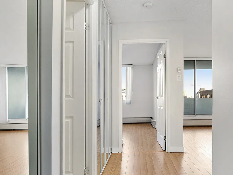 815 4th Ave SW — Photo 28