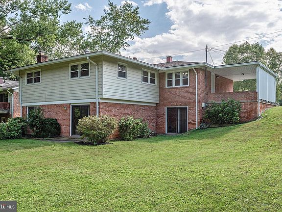 3rd image of 11901 Enid Dr