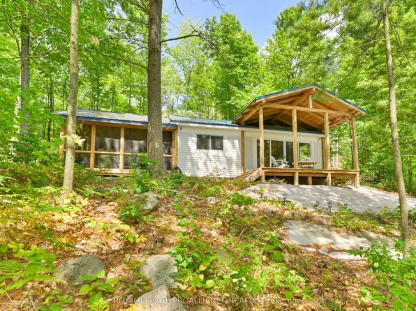 1780 Mazinaw Lck, Addington Highlands, ON K0H 1K0