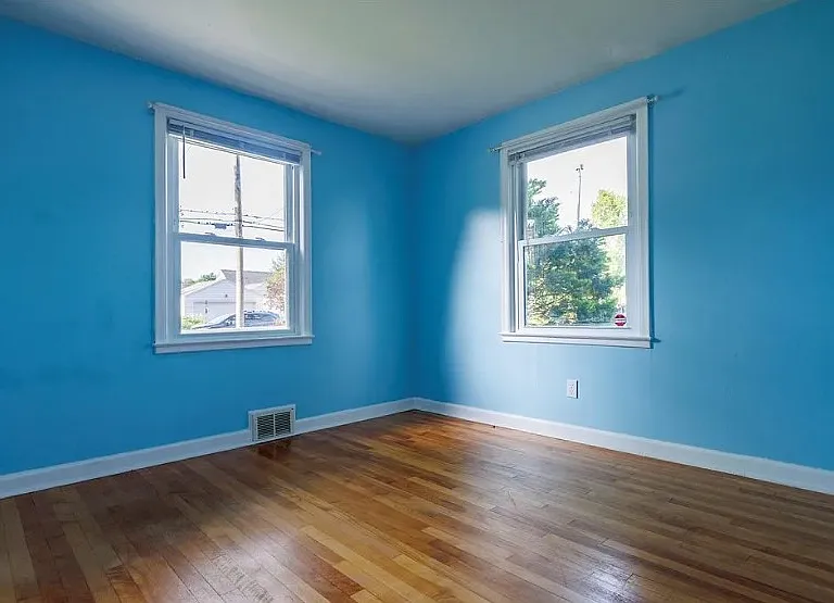 107 Woodlawn Ter — Photo 12