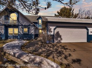 222 E Chester Dr, Grand Ledge, MI 48837