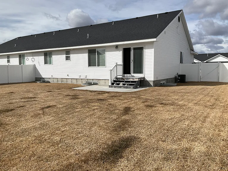 633 Lincoln St — Photo 16