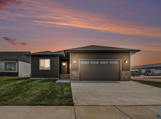 141 Caulfield St, Harrisburg, SD 57032