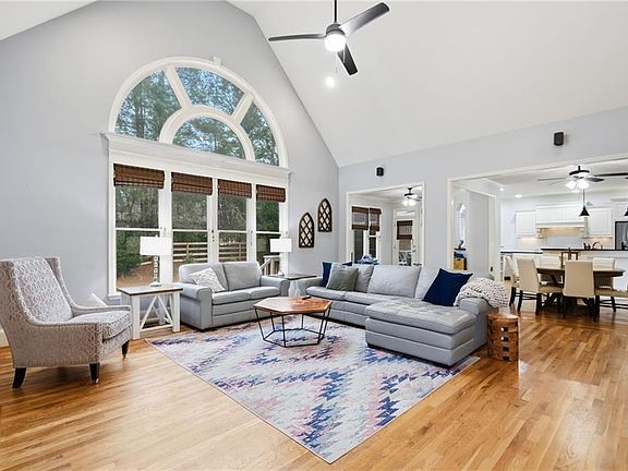 3rd image of 507 Blue Ridge Way