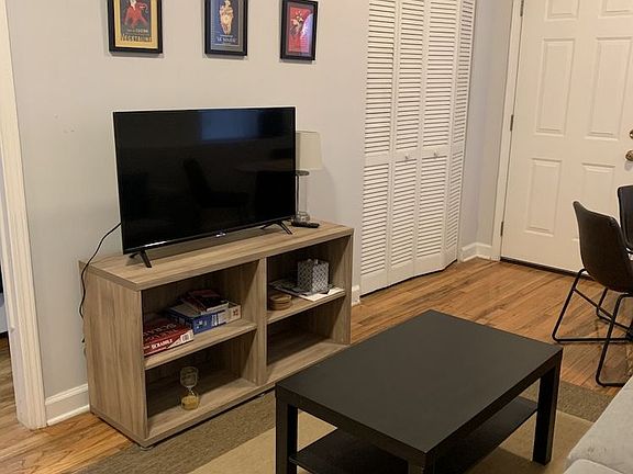 5th image of 2315 N Greenview Ave APT 1R