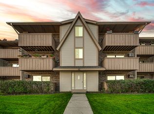 20 Echo Ct APT 3, Vernon Hills, IL 60061