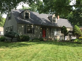 7701 Juniper St, Prairie Village, KS 66208