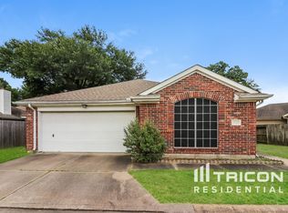 10326 Emerald Oaks Dr, Houston, TX 77070