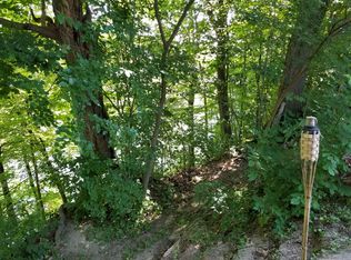 7 Willard Ct, Grand Ledge, MI 48837