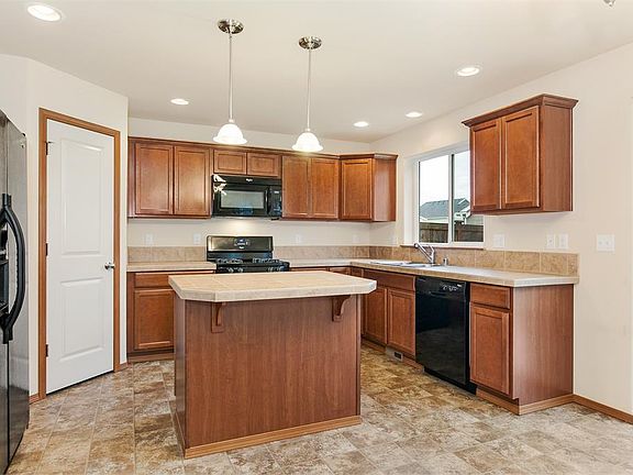 4th image of 8623 82nd St NE