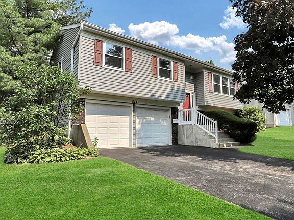 2nd image of 511 N Braintree Dr