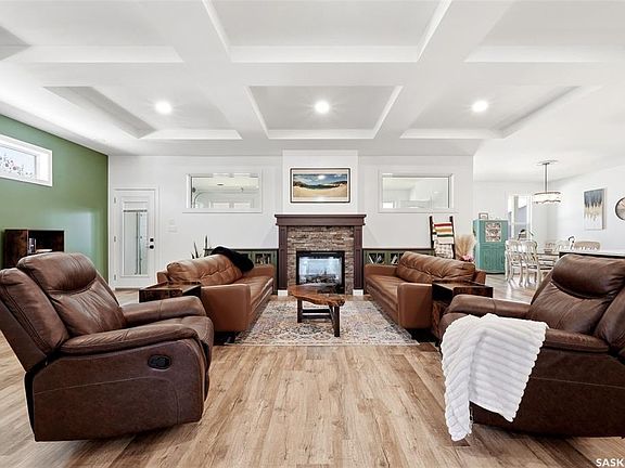 5th image of 520 Burns AVENUE