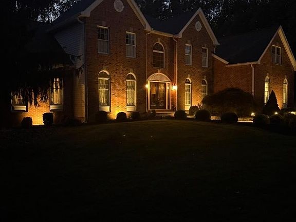 2nd image of 12 Wyckoff Rd