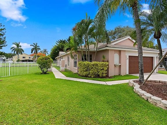 3rd image of 8901 Odell Dr
