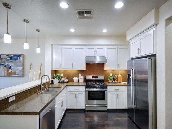 5th image of 691 N Capitol Ave Unit 6